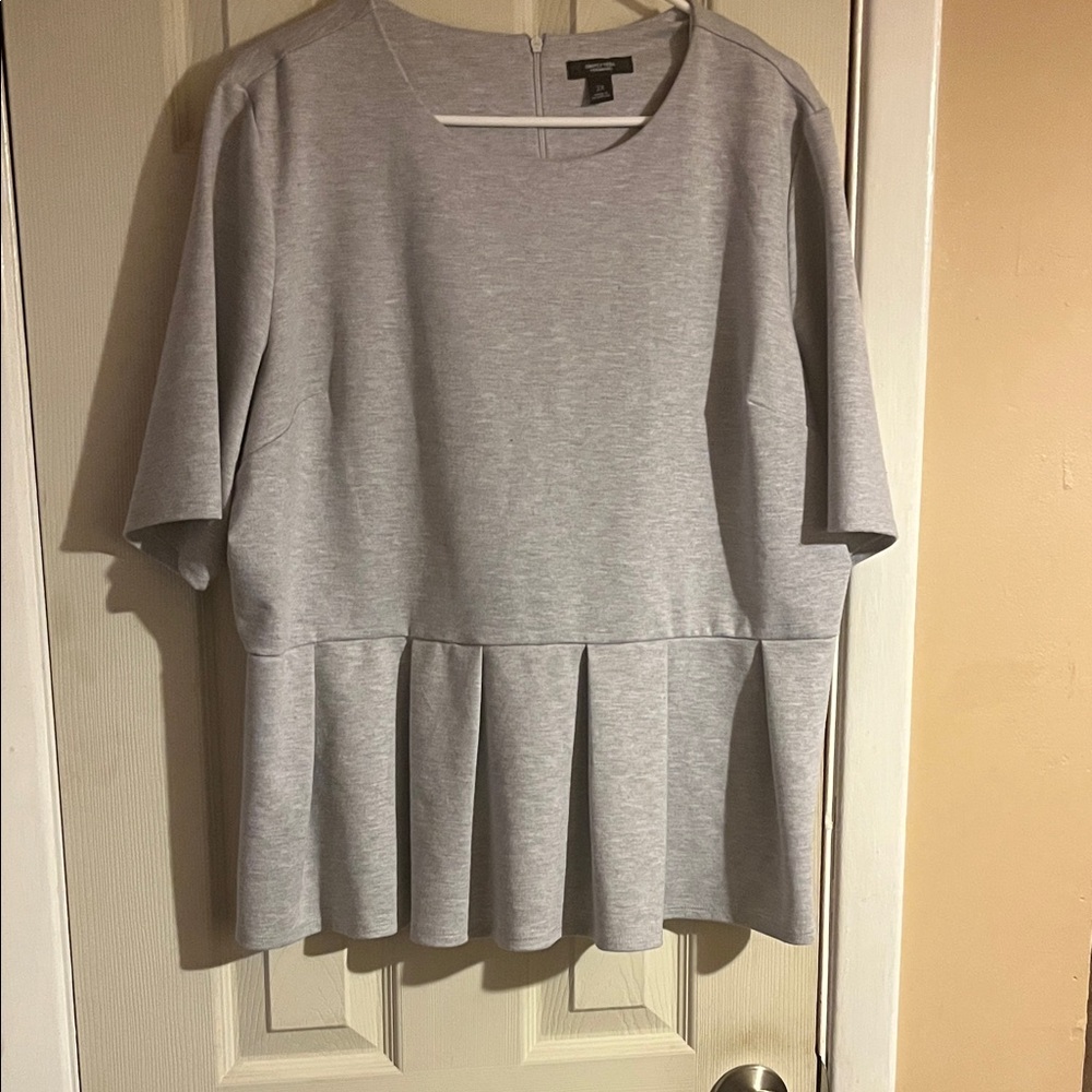 Simply Vera Vera Wang Light Gray Peplum Blouse